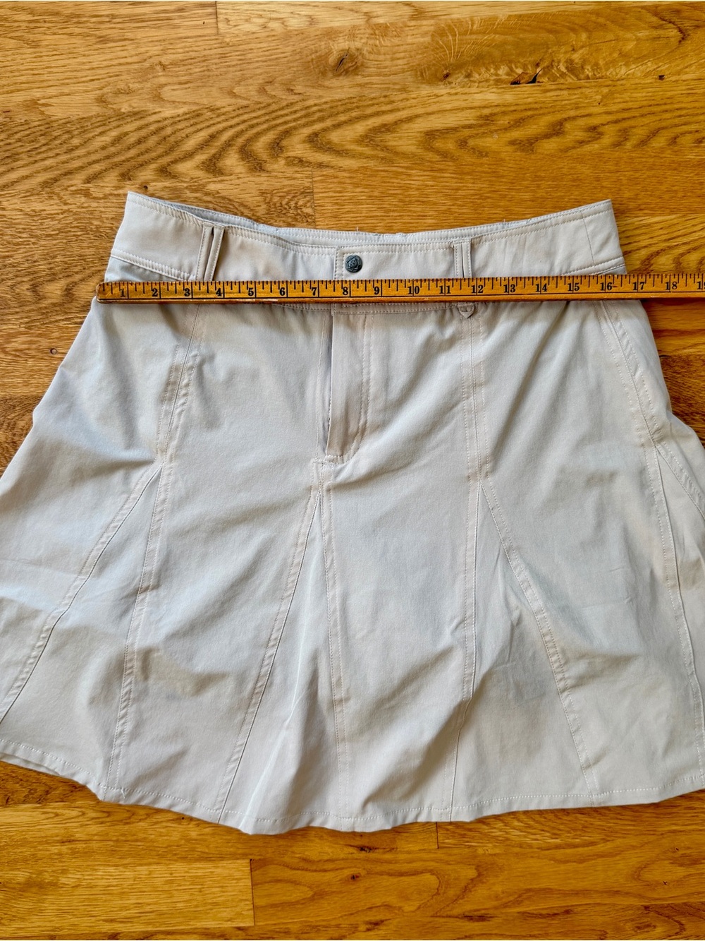 sahalie Women's Beige/Tan Skort size 10